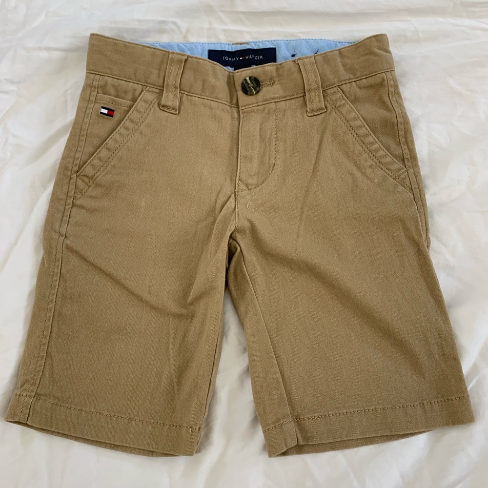 Tommy Hilfiger boys khaki shorts with pockets size 5